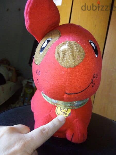 YAKI MECHANISM Red Dog BARKS &MOVES medium Toy his height 20 Cm=14$ 1