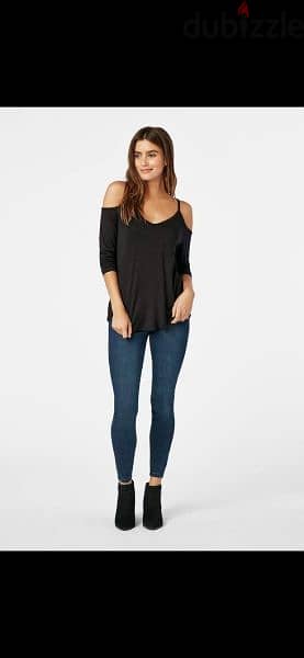 cold shoulder top bas black s to xxL  1=7$ or 3=15$ 1