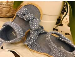 H&M sandal blue and white dotted size 18-19