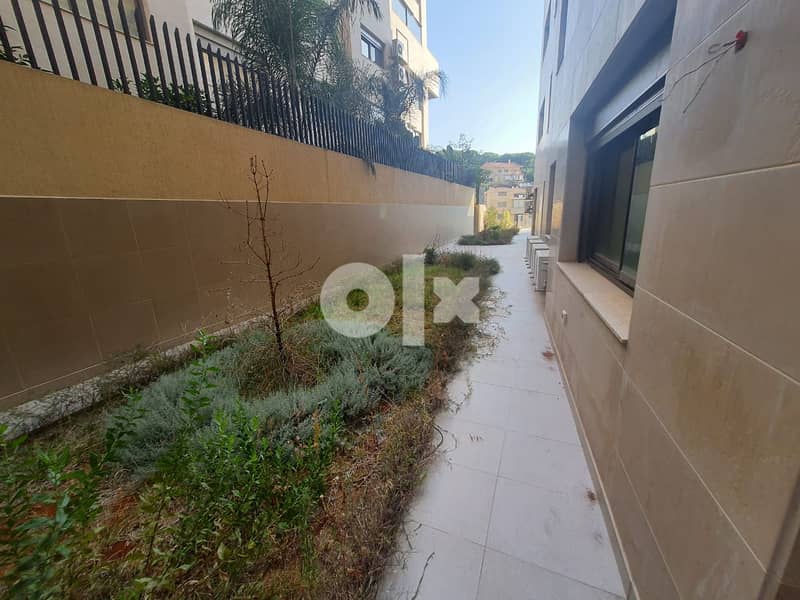 24/7 electricity, 250m2 apartment + terrace + view for rent in  Baabda 1