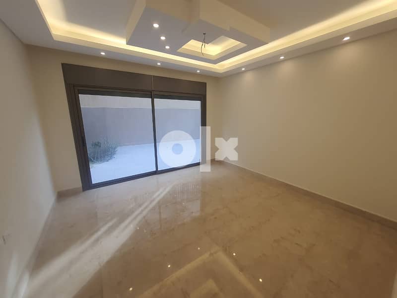 24/7 electricity, 250m2 apartment + terrace + view for rent in  Baabda 5