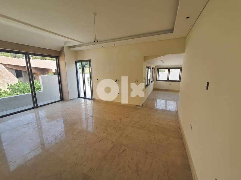 400m2 duplex + 100m2 Terrace + view for sale in Rihaniyeh / Baabda 1