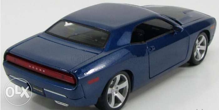 Dodge Challenger diecast car model 1:18 4