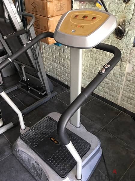 vibration machine like new very good quality 70/443573 RODGE 4