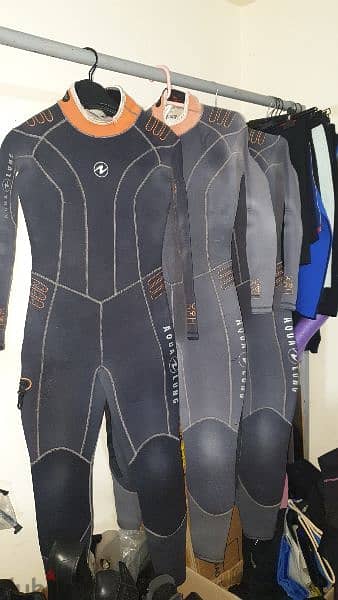 freedive 7mm , 5 mm dive suit aqualung small, medium , large .