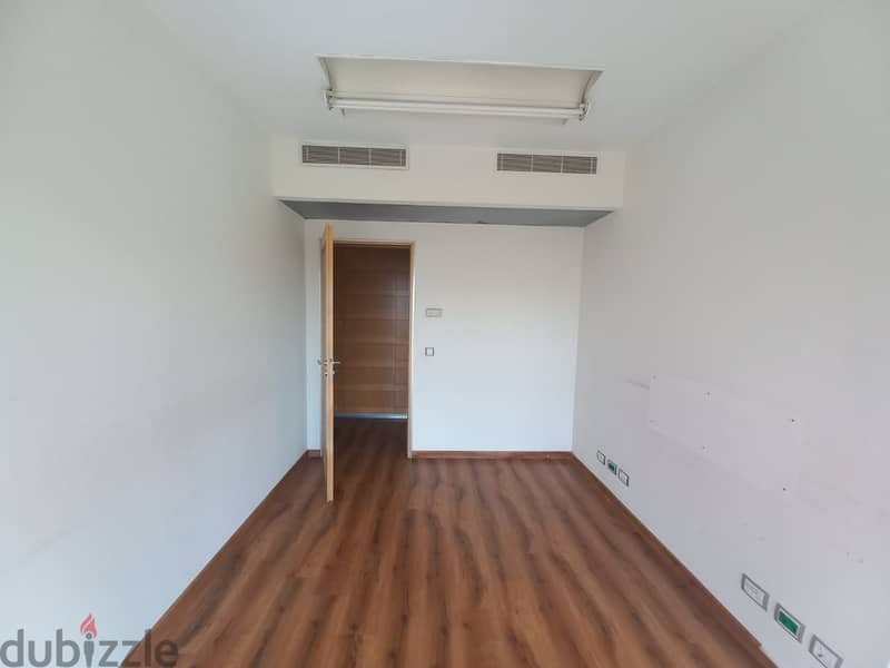 AH22-1071 Entire Floor for rent in Saifi Prime (Main road) 400m2 3