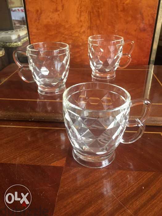 3 Cups Plexiglass - AZAD - ٣ أكواب بليكس 1