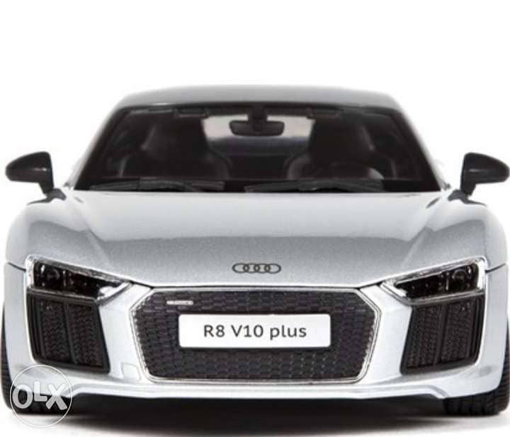 Audi R8 V10 diecast car model 1:18 7