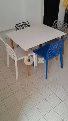 Table 100x80cm + 4 Chairs