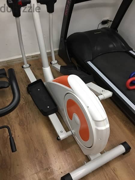 elliptical like new used 2 times very good condition 70/443573 RODGE 1