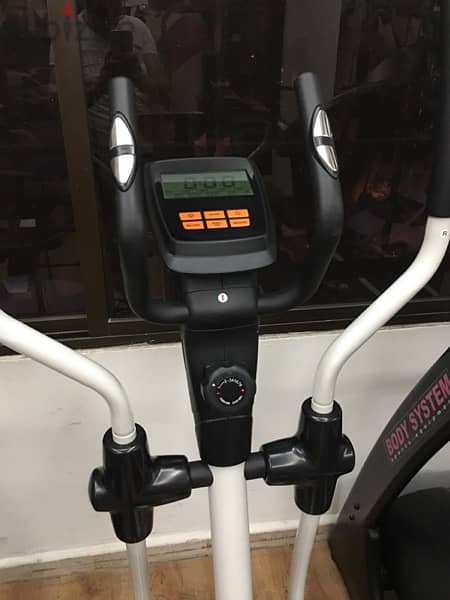 elliptical like new used 2 times very good condition 70/443573 RODGE 4