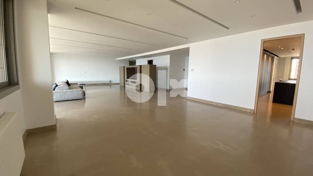 High Floor and Luxurious Apartment Beirut With Sea & City View. 4