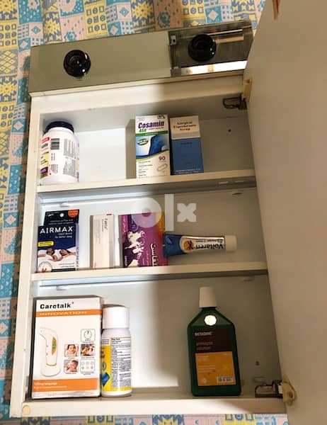 home pharmacy cabinet  صيدليه بيتيه 2