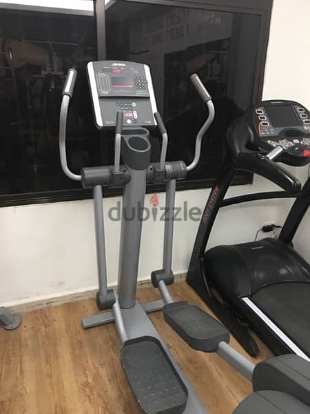 life fitness elliptical like new we have also all sports equipment 5