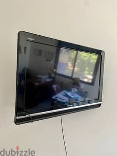 TV Sharp LCD 32 inch + TV HOLDER !!! A wall-mount for tv 0