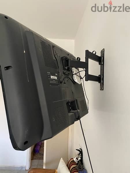 TV Sharp LCD 32 inch + TV HOLDER !!! A wall-mount for tv 1
