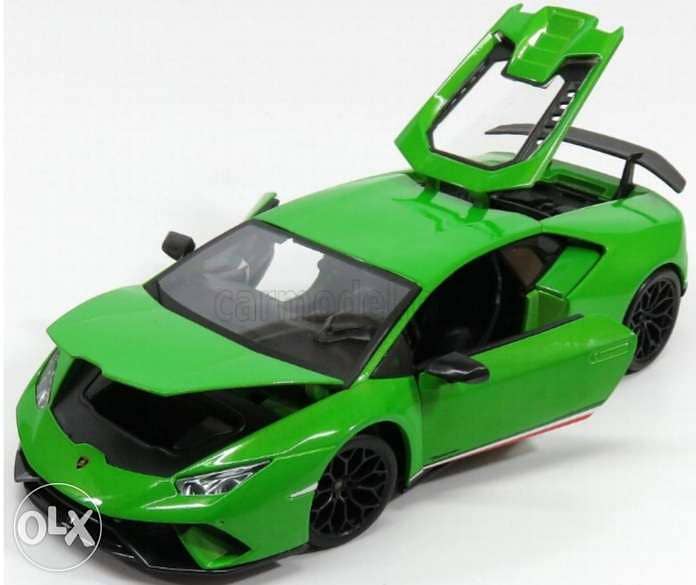 Huracan Performante diecast car model 1:18. 4