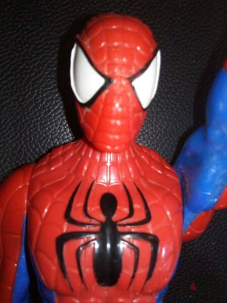 SPIDERMAN MARVEL AVENGERS as new man doll 30 Cm moves head +parts=15$ 2