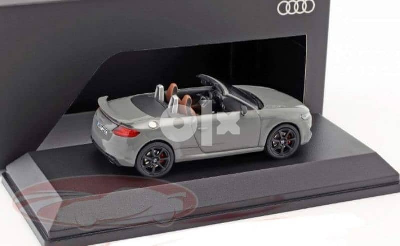 Audi TT RS Roadster diecast car model 1:43. 4