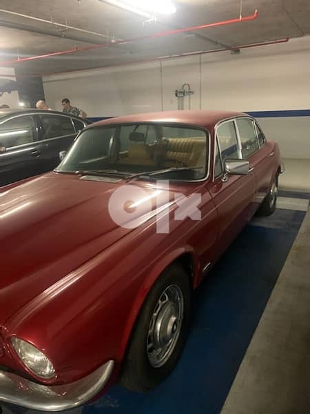 Jaguar xj6 like new not used lowww mileage 10