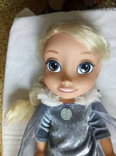 ELSA SINGING +TRADITIONS 35 Cm -FROZEN 2 as new mechanism doll=27$