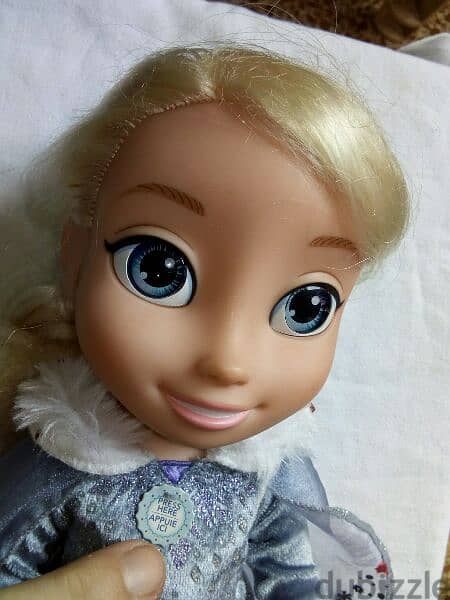 ELSA SINGING +TRADITIONS 35 Cm -FROZEN 2 as new mechanism doll=27$ 6