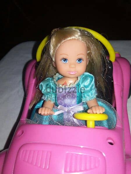 STEFFi LOVE DAUGHTER EVI +HER CAR barely used still good doll, both=18 2