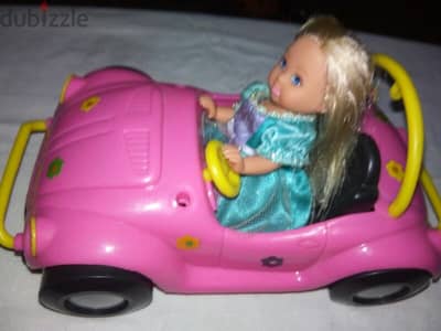 STEFFi LOVE DAUGHTER EVI +HER CAR barely used still good doll, both=18