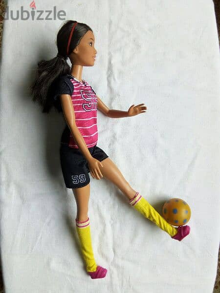 BARBIE SOCCER PLAYER - I CAN BE brunette great doll +complete wear=20$ 2