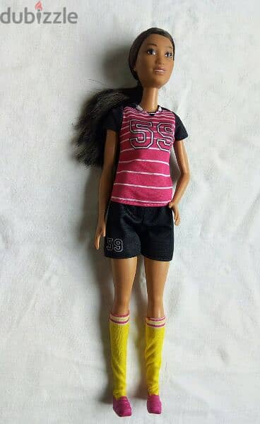 BARBIE SOCCER PLAYER - I CAN BE brunette great doll +complete wear=17$ 2