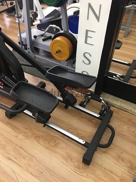 elliptical big size like new we have also all sports equipment 2