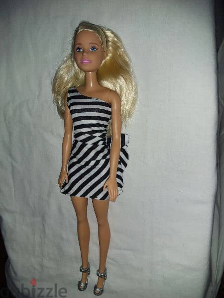 Barbie nurse sales doll entertainer