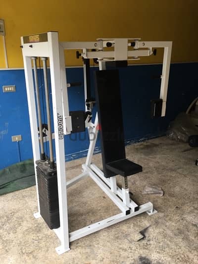 seated pec rear delt machine universal like new 70/443573 RODGE