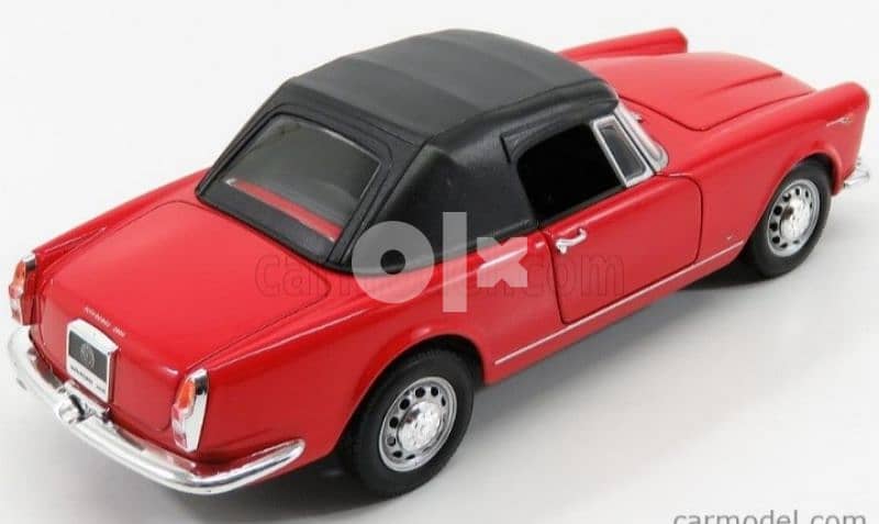 Alfa Romeo 2600 Spider diecast car model 1:24. 2