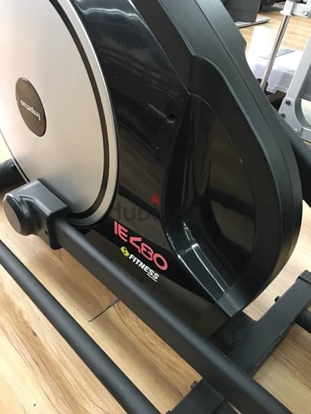 big elliptical for home and gym used like new 70/443573 RODGE 2