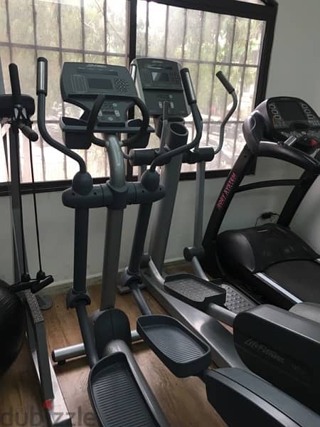 elliptical life fitness like new we have also all sports equipment 3