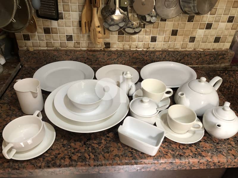 white /off white dinning plates/ service 0