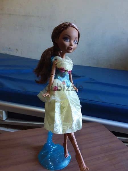 CEDAR WOOD EVER AFTER HIGH brunette articulated dressed Disney doll=15 5