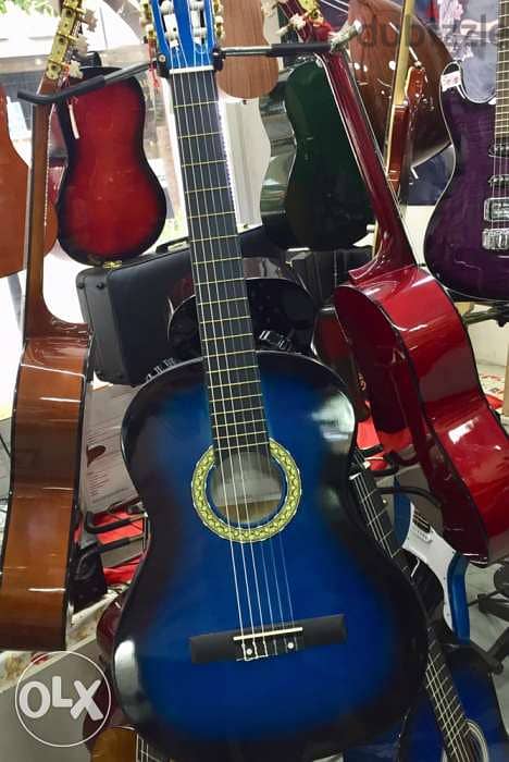 classical guitars all sizes available غيتار 0