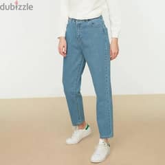 Trendyol high waist mom jeans 
M
27$ 0