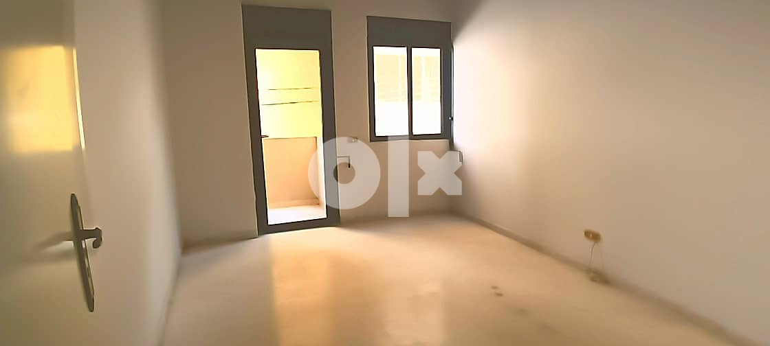 L10004 - Apartment For Sale in Adonis With A Garden 4