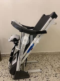Motorized Treadmill with Vibrator