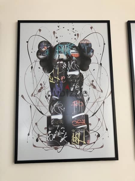 set of 3 graffiti shy kaws, excellent printing and quality 15