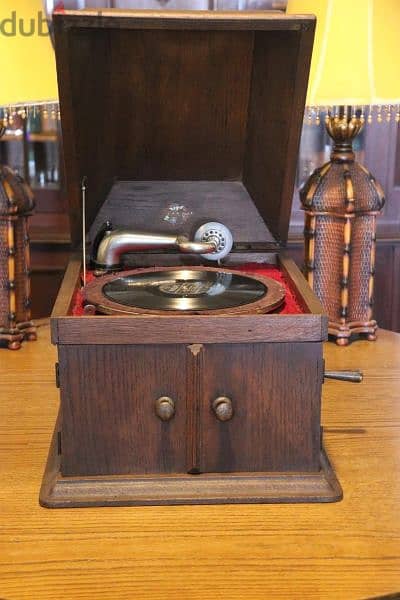 retro phonograph antique britich 1