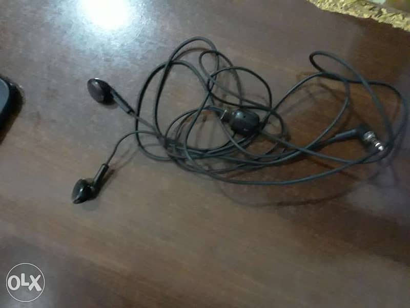 Nokia earphones 1