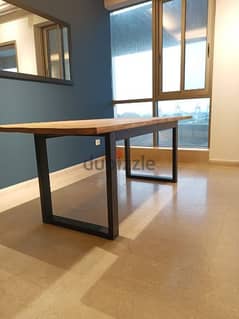 wood dining table with metal base طاولة سفرة خشب وقاعدة حديد