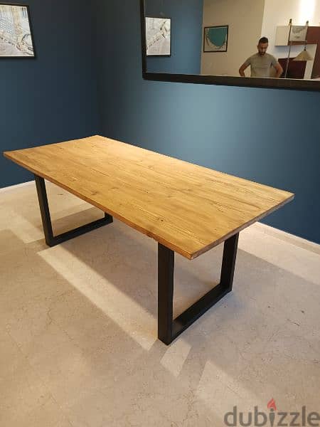 wood dining table with metal base طاولة سفرة خشب وقاعدة حديد 2