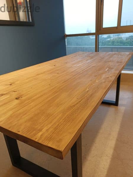 wood dining table with metal base طاولة سفرة خشب وقاعدة حديد 3