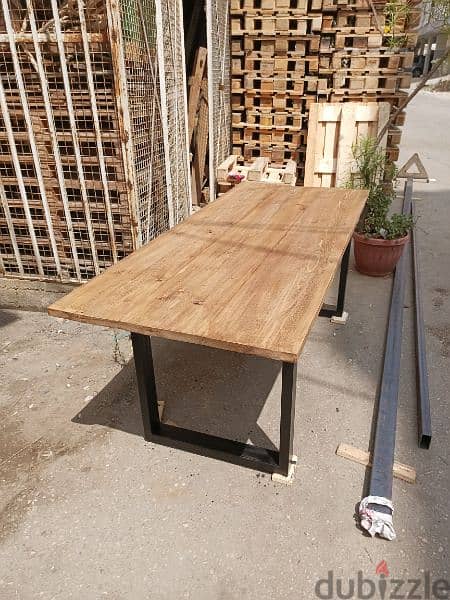 wood dining table with metal base طاولة سفرة خشب وقاعدة حديد 6