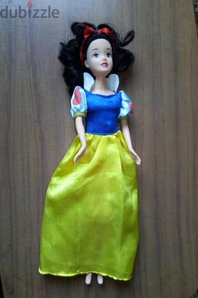 PRINCESS SNOW WHITE dressed Disney Great doll has bend legs +Shoes=18$ 2